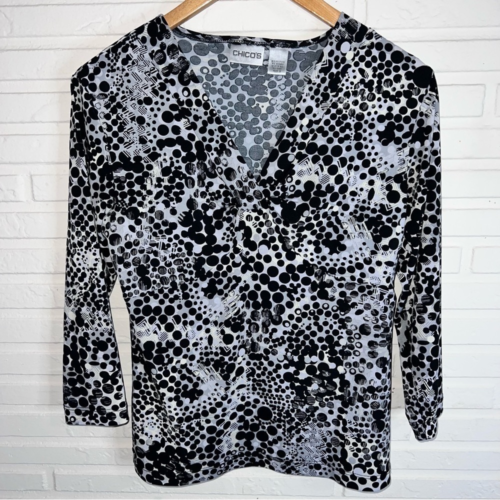 Chico’s Black and Gray Geometric Career V Neck Blouse, Women’s Size Small